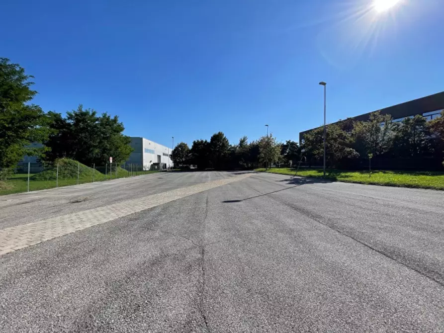 Immagine 22 di Capannone industriale in affitto  a Montebelluna
