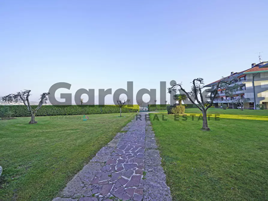 Immagine 25 di Appartamento in vendita  a Manerba Del Garda