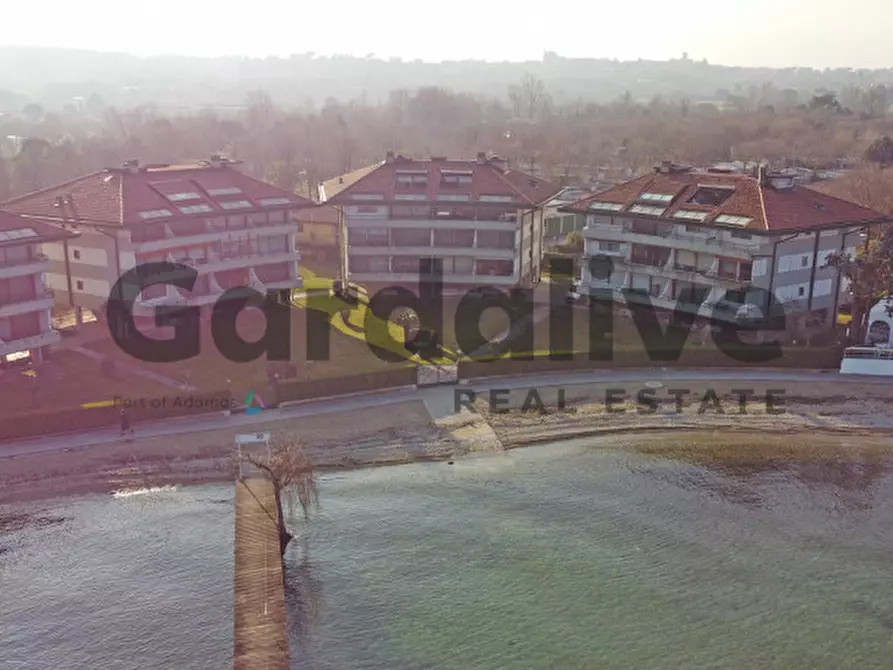 Immagine 30 di Appartamento in vendita  a Manerba Del Garda