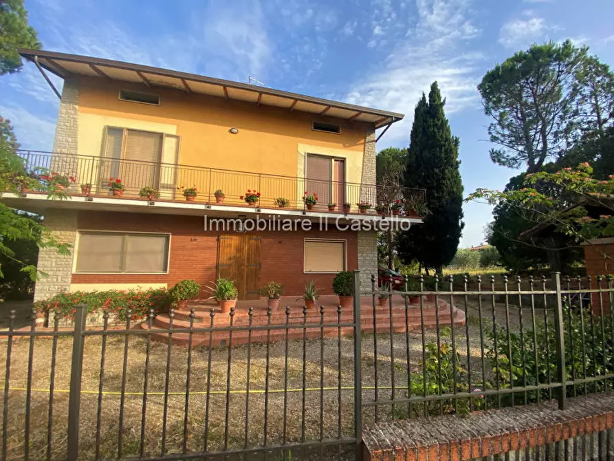 Immagine 1 di Casa indipendente in vendita  in via degli eroi a Castiglione Del Lago