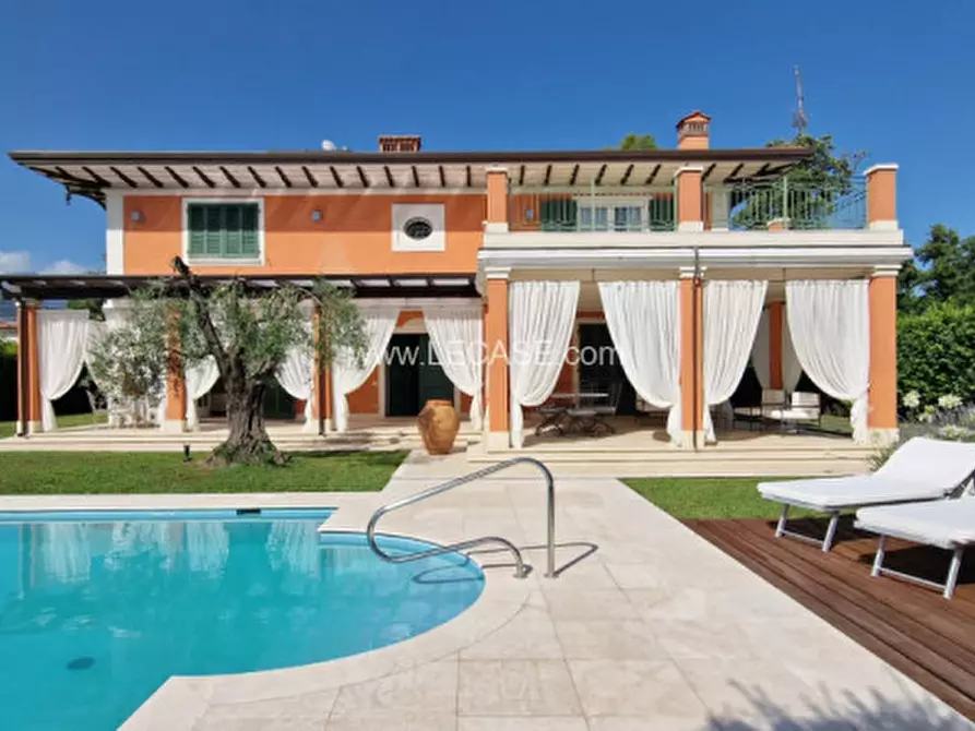 Immagine 6 di Villa in affitto  a Forte Dei Marmi