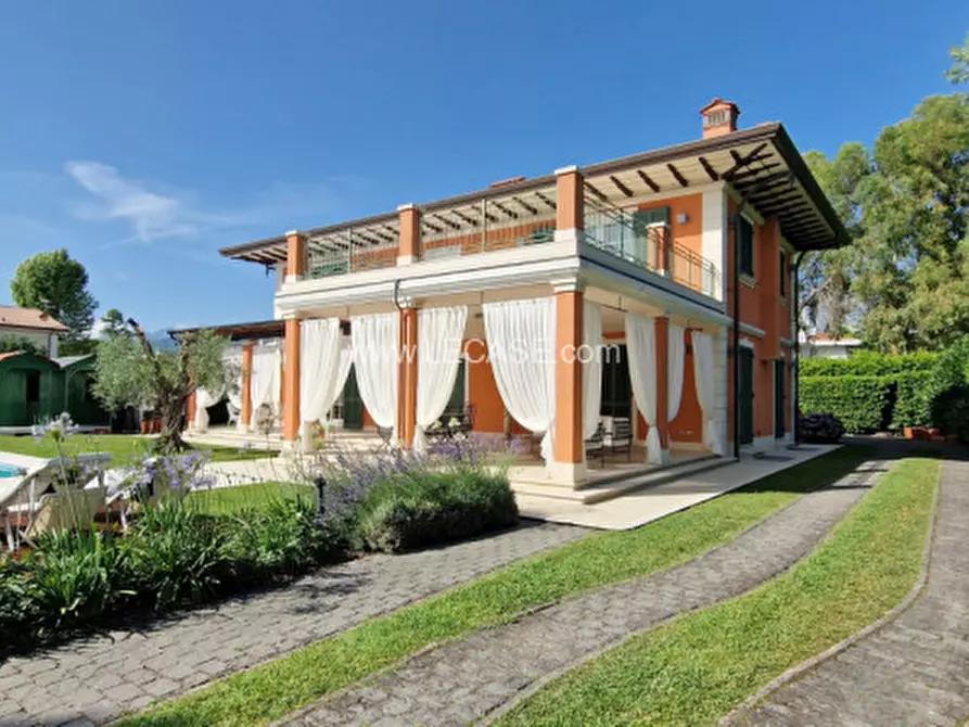 Immagine 7 di Villa in affitto  a Forte Dei Marmi