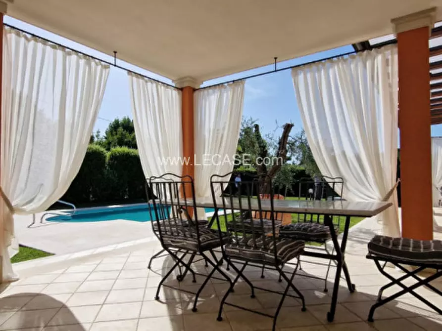 Immagine 8 di Villa in affitto  a Forte Dei Marmi