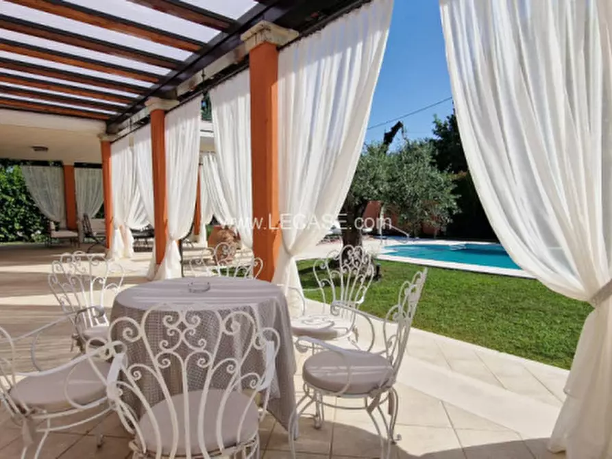 Immagine 9 di Villa in affitto  a Forte Dei Marmi