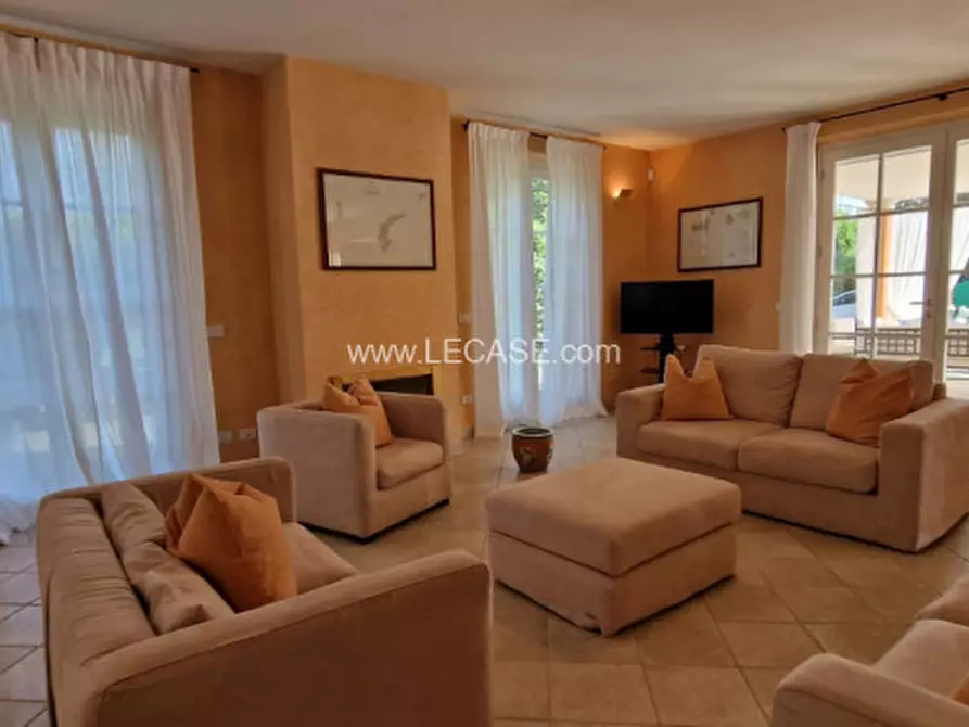 Immagine 14 di Villa in affitto  a Forte Dei Marmi