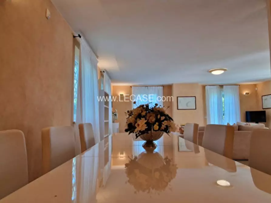 Immagine 16 di Villa in affitto  a Forte Dei Marmi