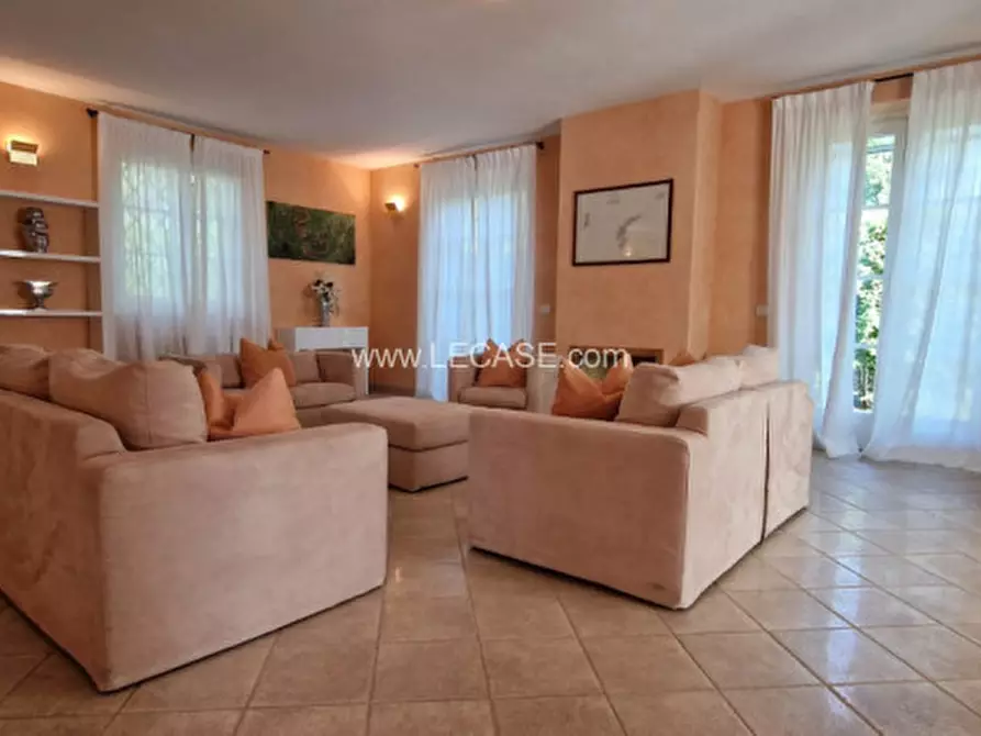 Immagine 17 di Villa in affitto  a Forte Dei Marmi