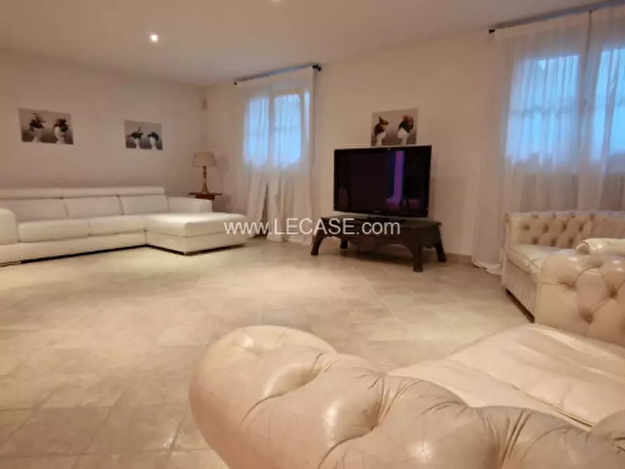 Immagine 33 di Villa in affitto  a Forte Dei Marmi