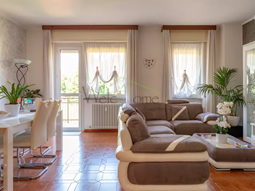 Immagine 1 di Appartamento in vendita  a Albese Con Cassano