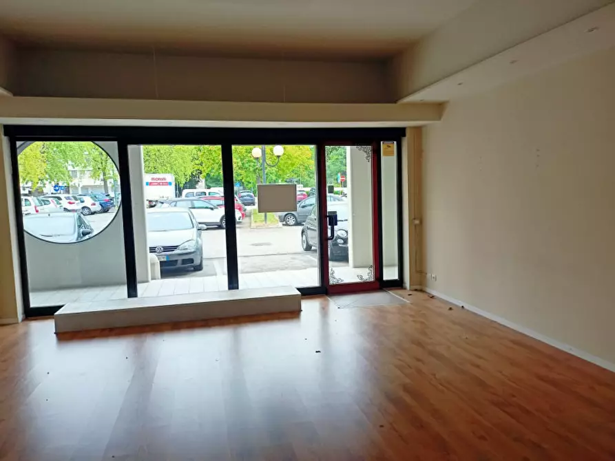 Immagine 3 di Negozio in affitto  in VIA DELLA PROVVIDENZA a Rubano