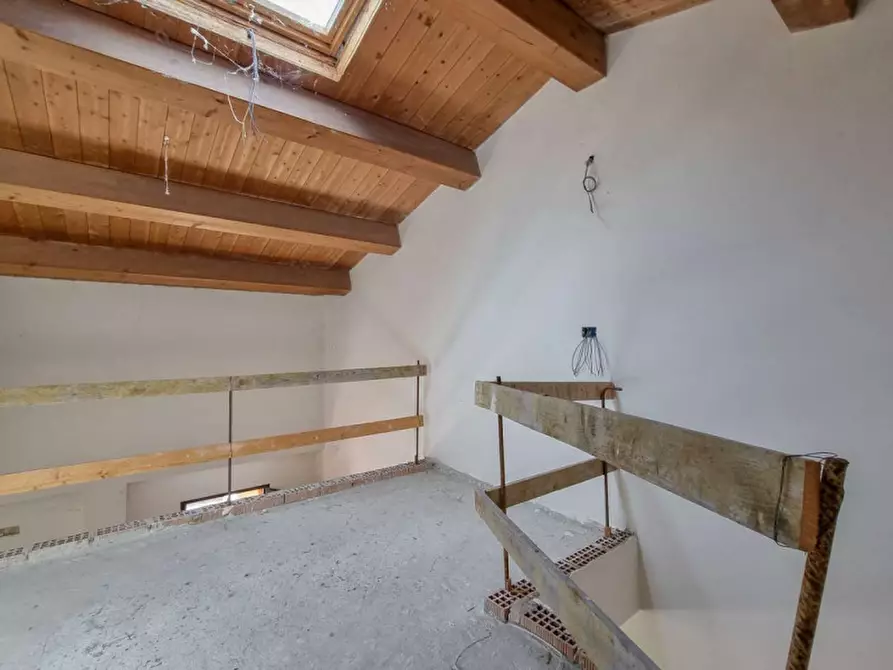 Immagine 8 di Appartamento in vendita  in via Martiri di via Fani a Piandimeleto