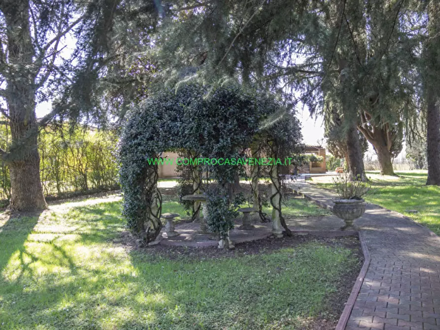 Immagine 3 di Casa bifamiliare in vendita  in VIA VISINONI a Venezia