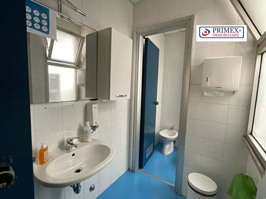 Immagine 15 di Ufficio in affitto  in VIA CORNELIO MAGNI a Roma