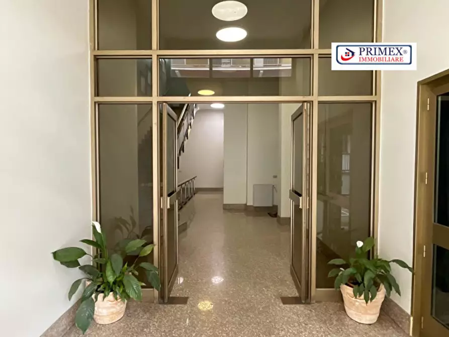 Immagine 20 di Ufficio in affitto  in VIA CORNELIO MAGNI a Roma