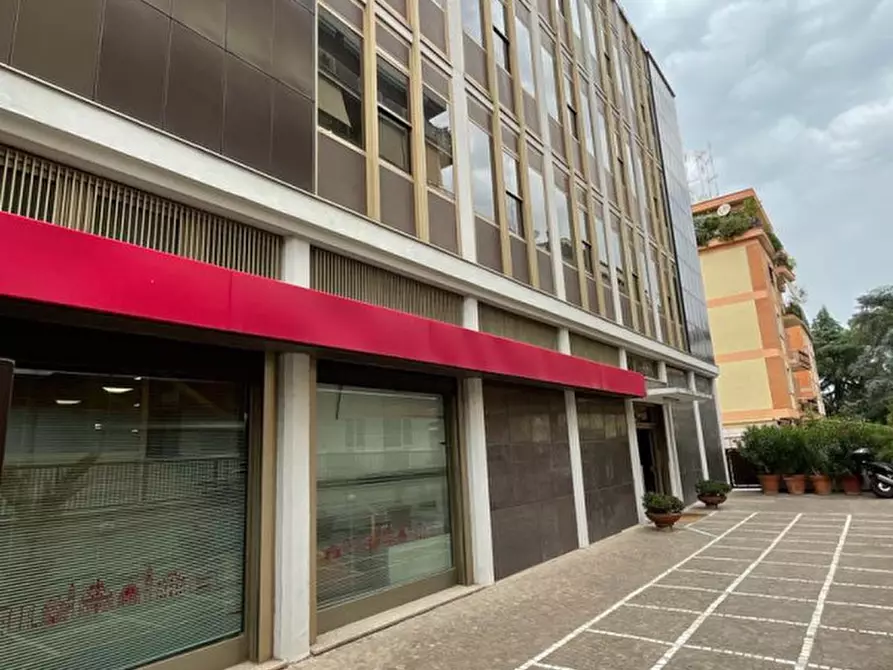 Immagine 13 di Ufficio in affitto  in VIA CORNELIO MAGNI a Roma