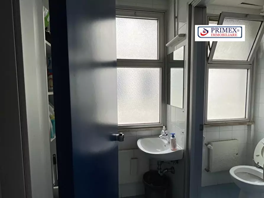 Immagine 18 di Ufficio in affitto  in VIA CORNELIO MAGNI a Roma