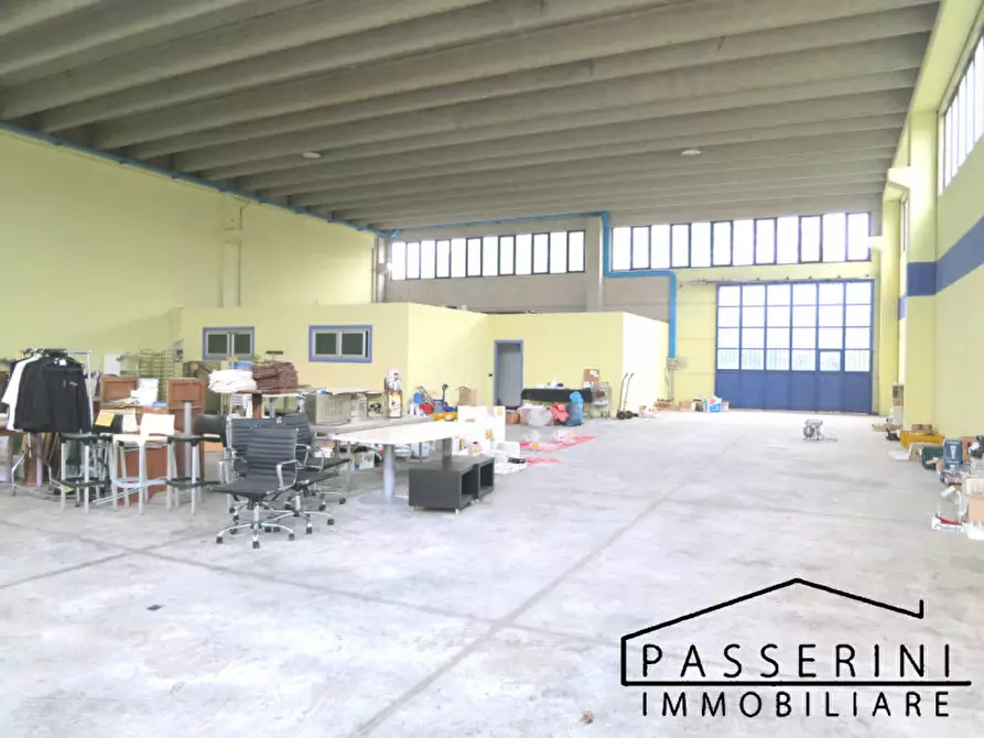 Immagine 1 di Capannone industriale in affitto  in VIA PARRI a Cesena