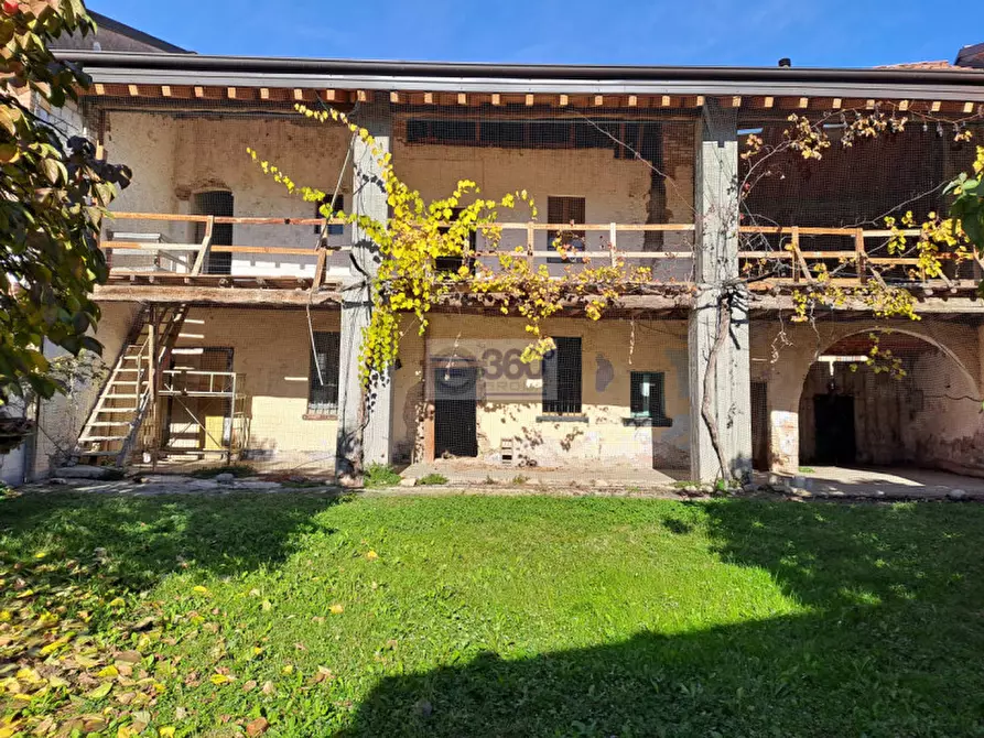 Immagine 2 di Rustico / casale in vendita  in Via Toselli a Passirano