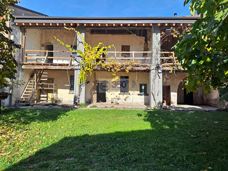 Immagine 4 di Rustico / casale in vendita  in Via Toselli a Passirano