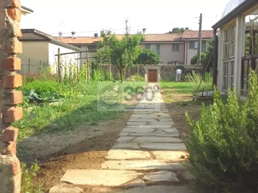 Immagine 10 di Rustico / casale in vendita  in Via Toselli a Passirano