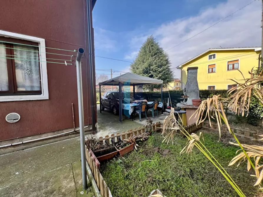 Immagine 5 di Casa bifamiliare in vendita  in Via Castelgoffredo 13 a Brescia