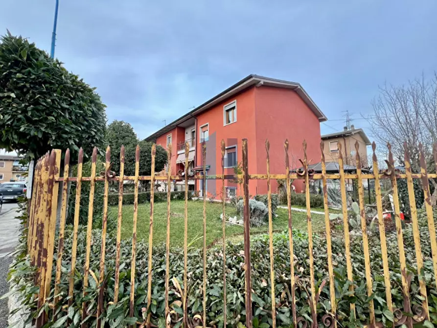 Immagine 32 di Appartamento in vendita  in via Revere 7 a Brescia