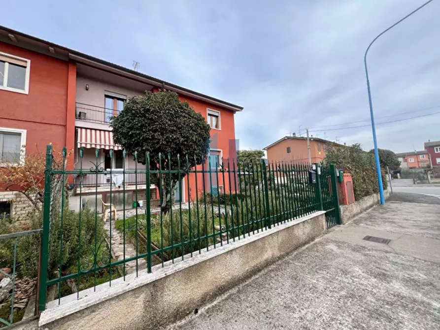 Immagine 33 di Appartamento in vendita  in via Revere 7 a Brescia