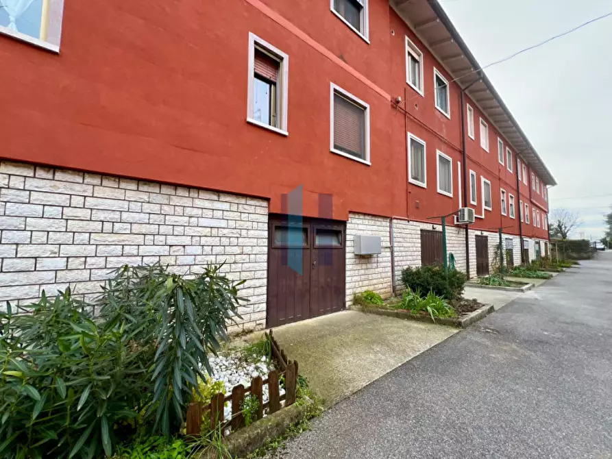 Immagine 37 di Appartamento in vendita  in via Revere 7 a Brescia