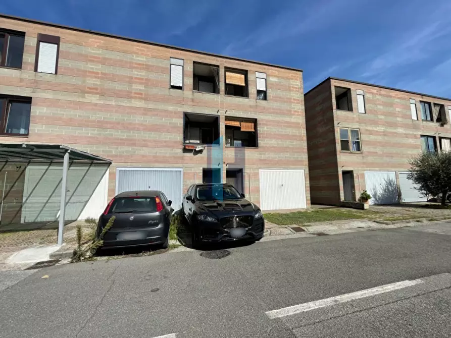 Immagine 2 di Villetta a schiera in vendita  in Via Raffaello 313 a Brescia