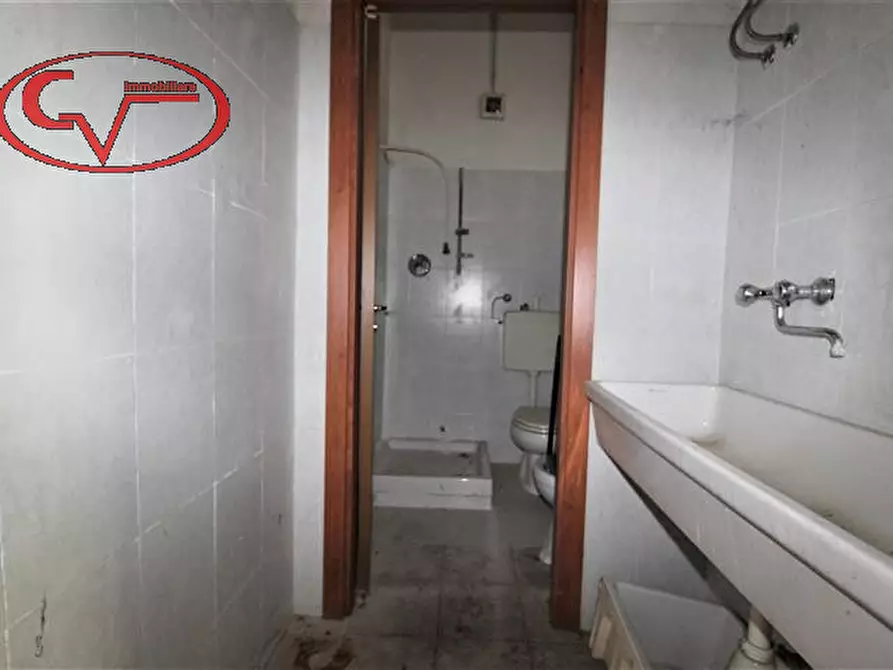 Immagine 10 di Capannone industriale in affitto  in via lungarno a Terranuova Bracciolini