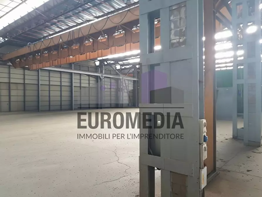 Immagine 3 di Capannone industriale in affitto  in Via del Lavoro, 1 a Montecchio Maggiore