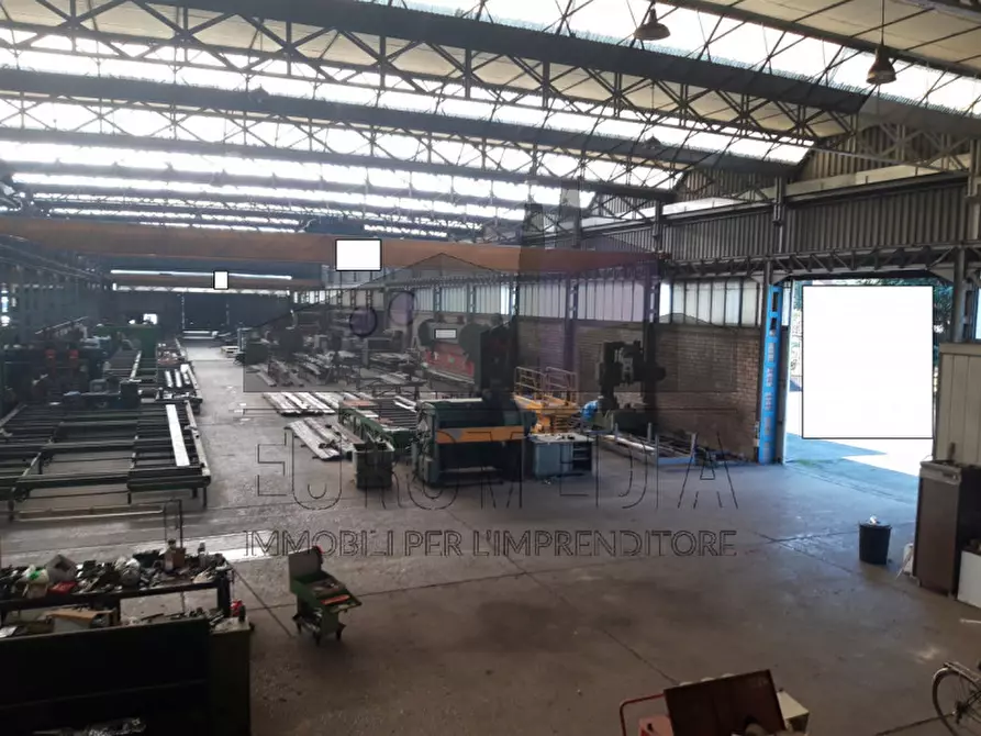 Immagine 6 di Capannone industriale in affitto  in Via del Lavoro, 1 a Montecchio Maggiore