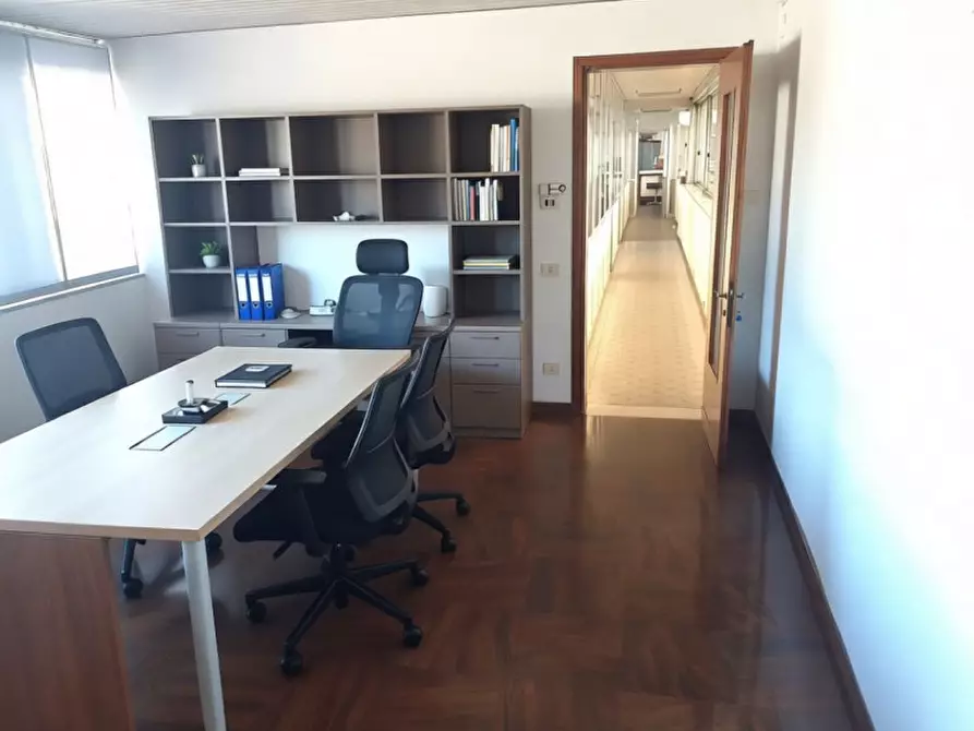 Immagine 4 di Capannone industriale in affitto  in Via del Lavoro, 1 a Montecchio Maggiore