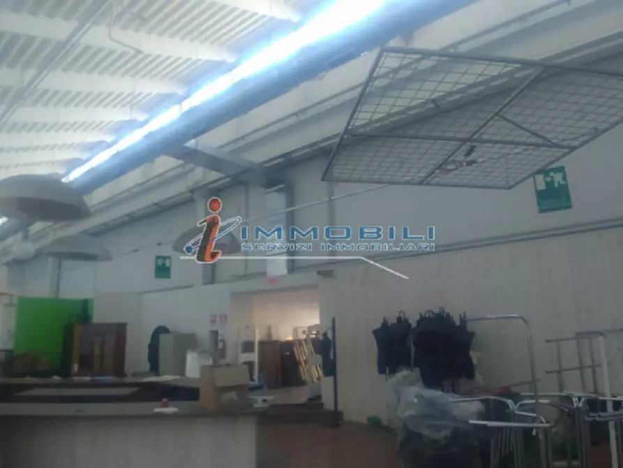 Immagine 8 di Negozio in affitto  in VIA CASSINELLA a Vimodrone