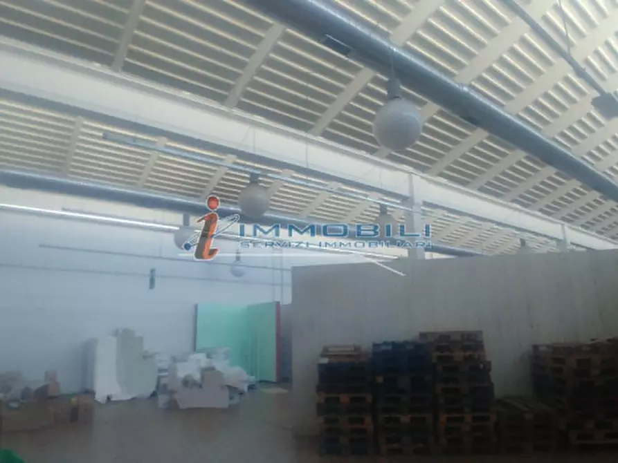 Immagine 9 di Negozio in affitto  in VIA CASSINELLA a Vimodrone