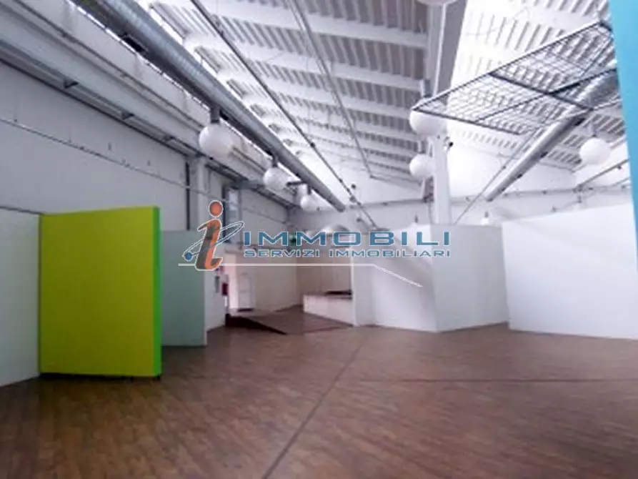 Immagine 19 di Negozio in affitto  in VIA CASSINELLA a Vimodrone