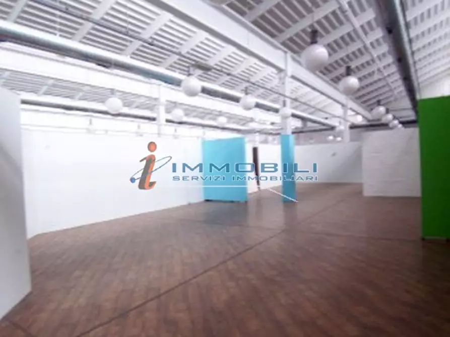 Immagine 22 di Negozio in affitto  in VIA CASSINELLA a Vimodrone