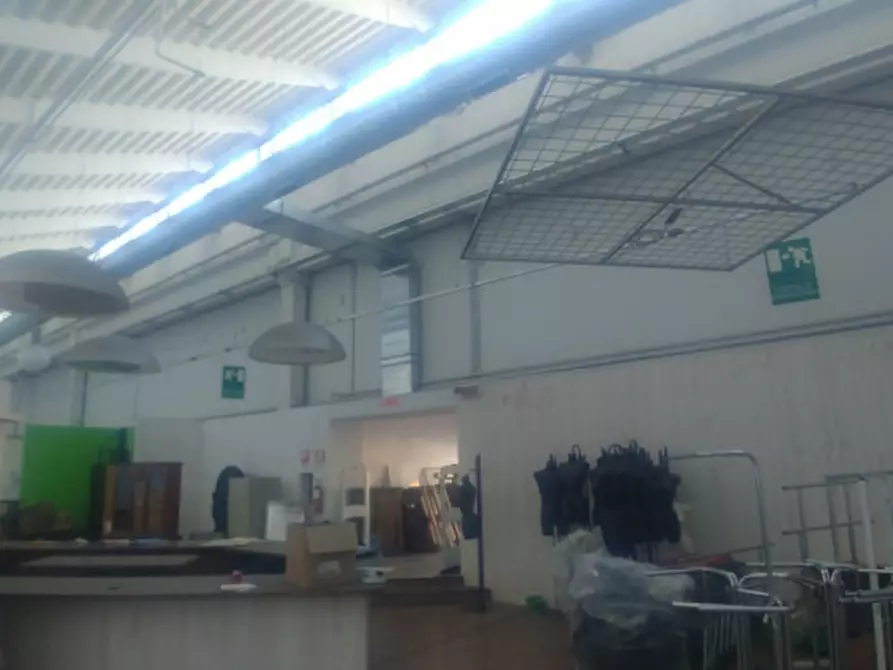 Immagine 8 di Attività commerciale in affitto  in VIA CASSINELLA a Vimodrone