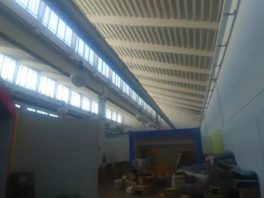 Immagine 10 di Attività commerciale in affitto  in VIA CASSINELLA a Vimodrone