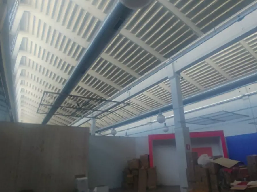 Immagine 15 di Attività commerciale in affitto  in VIA CASSINELLA a Vimodrone