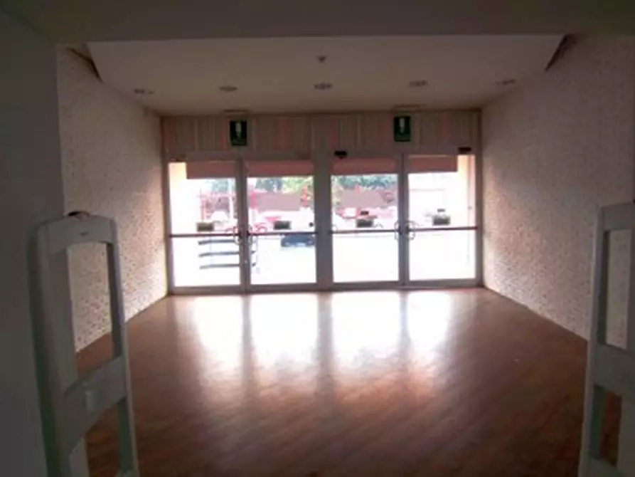 Immagine 21 di Attività commerciale in affitto  in VIA CASSINELLA a Vimodrone