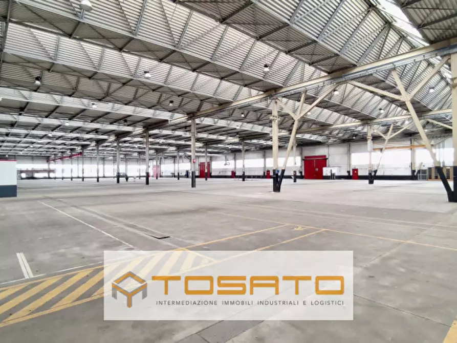 Immagine 4 di Capannone industriale in affitto  a Villafranca Di Verona