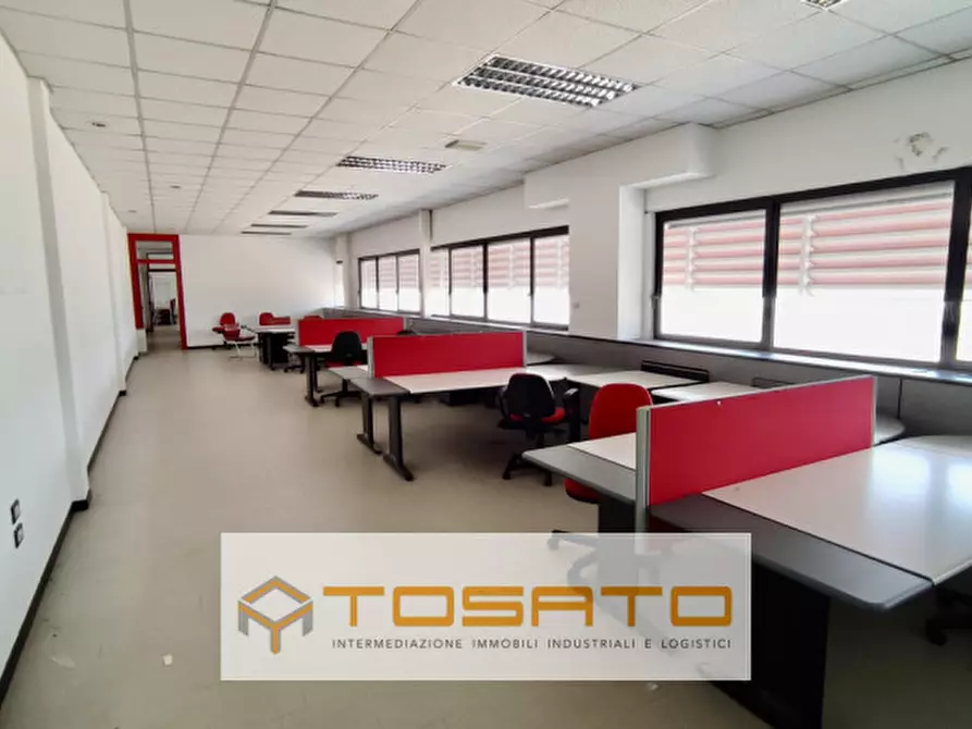 Immagine 7 di Capannone industriale in affitto  a Villafranca Di Verona