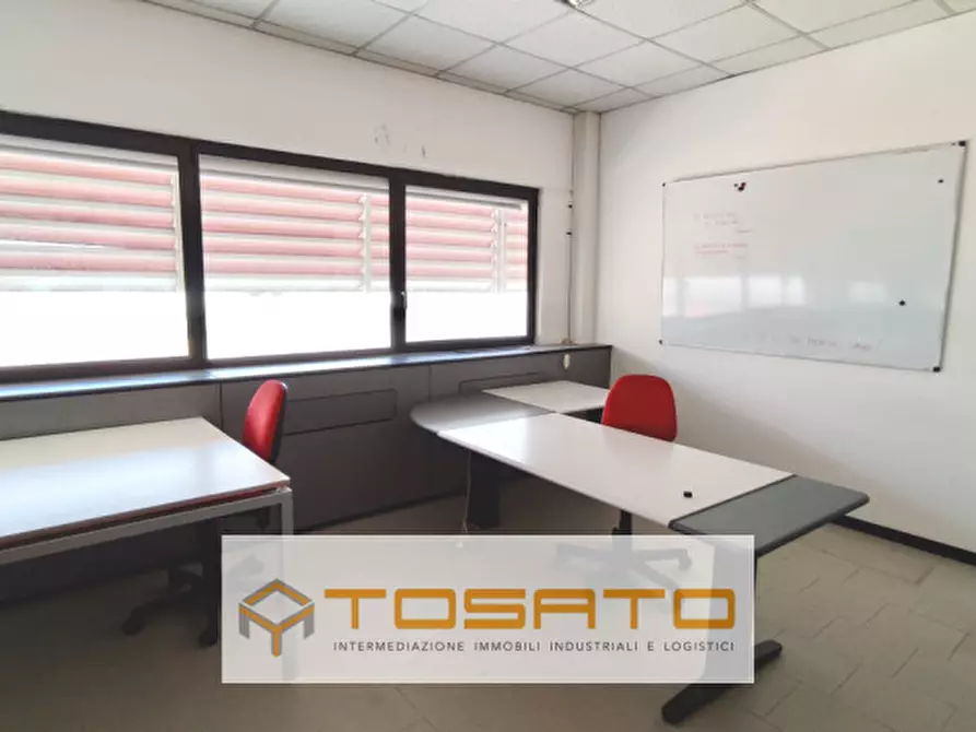 Immagine 8 di Capannone industriale in affitto  a Villafranca Di Verona