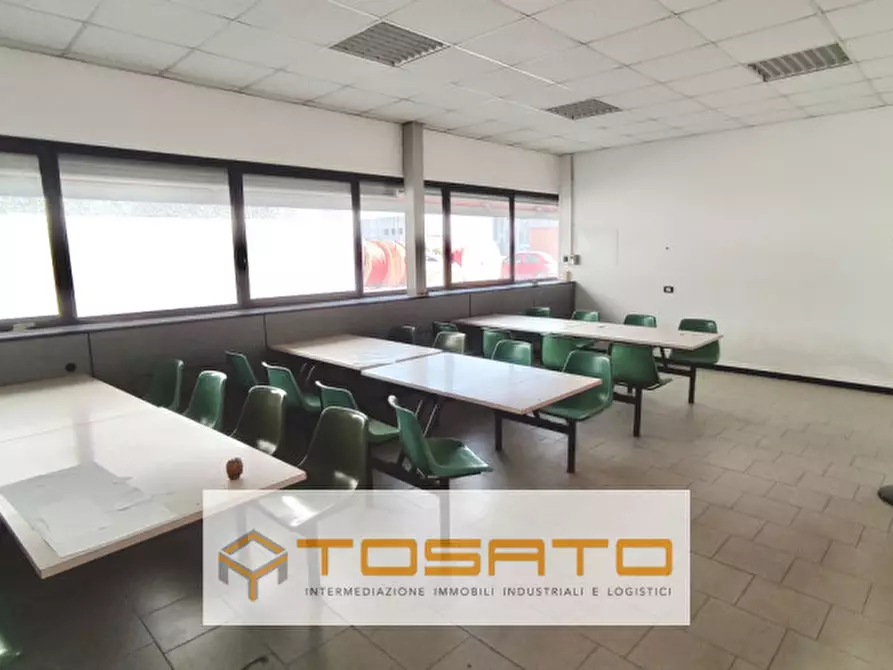 Immagine 10 di Capannone industriale in affitto  a Villafranca Di Verona