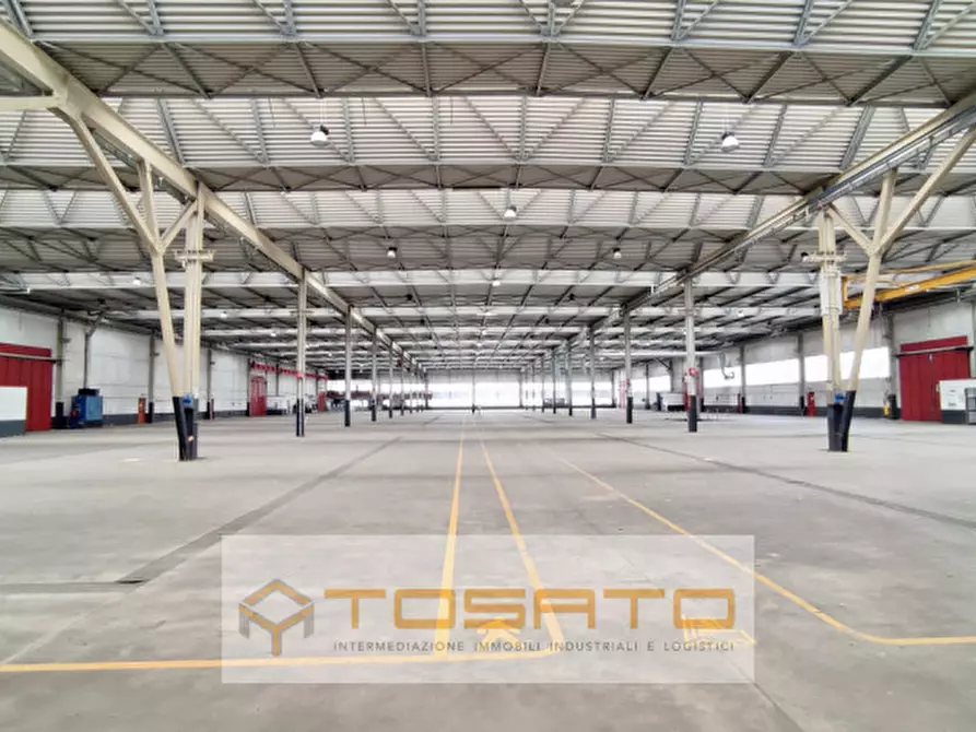 Immagine 4 di Capannone industriale in vendita  a Villafranca Di Verona