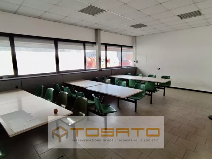 Immagine 8 di Capannone industriale in vendita  a Villafranca Di Verona