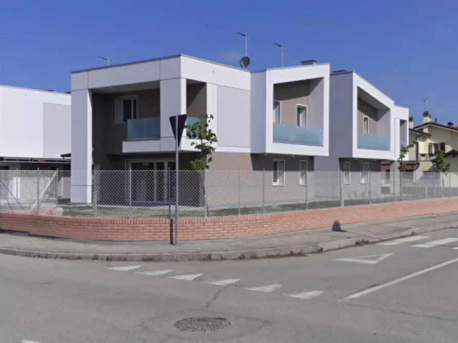 Immagine 16 di Villa in vendita  in Via Teresa Noce, 12 a Castel Maggiore