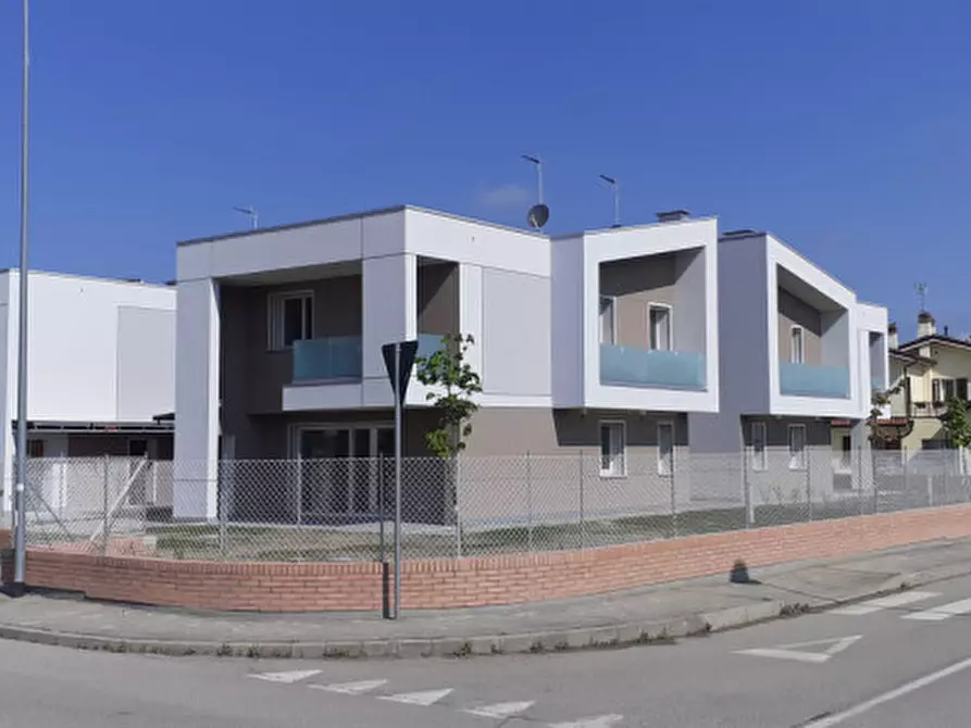 Immagine 17 di Villa in vendita  in Via Teresa Noce, 12 a Castel Maggiore