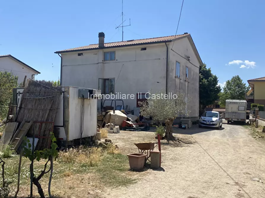 Immagine 2 di Casa indipendente in vendita  in via Carducci a Castiglione Del Lago